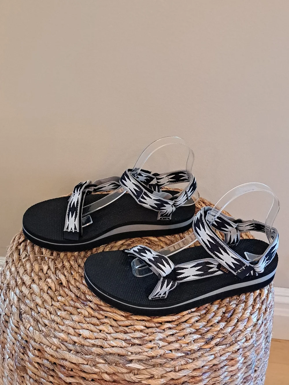Teva Womens Midform Universal Black/White Print Nylon Strap Outdoor Sandals 10